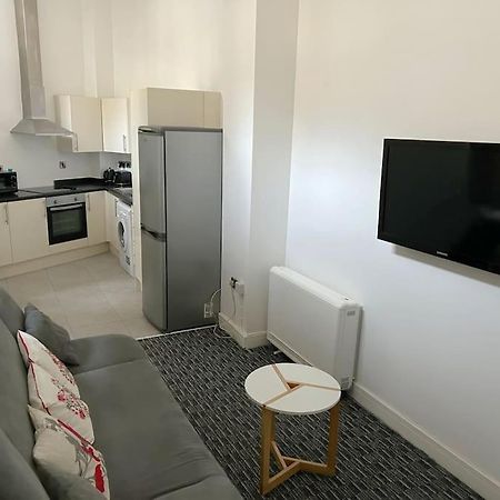 Modern 1 Bed Apartment In Salford Manchester Kültér fotó