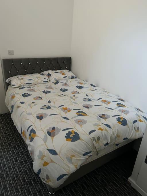 Modern 1 Bed Apartment In Salford Manchester Kültér fotó